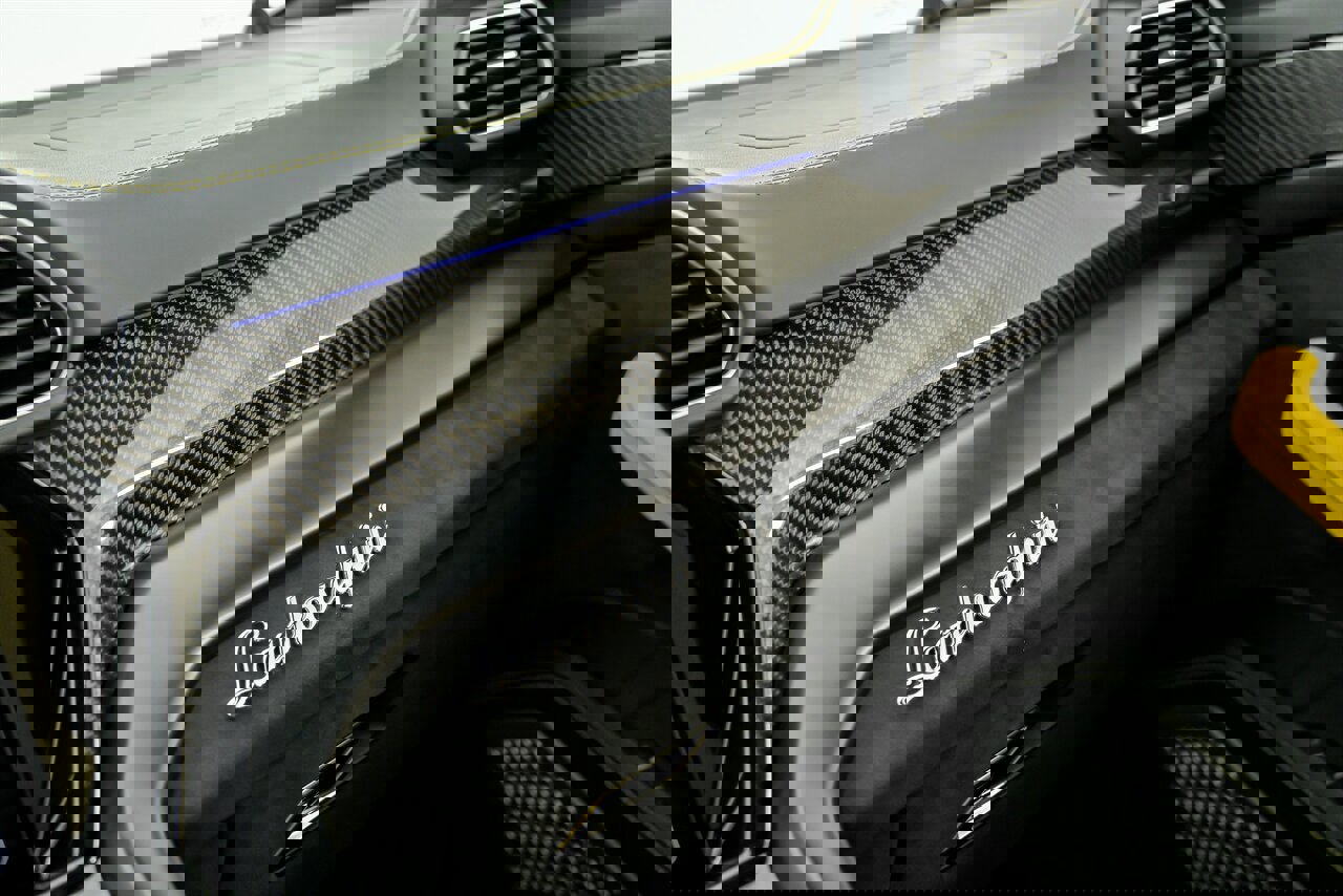 Used 2022 Lamborghini Urus image 41