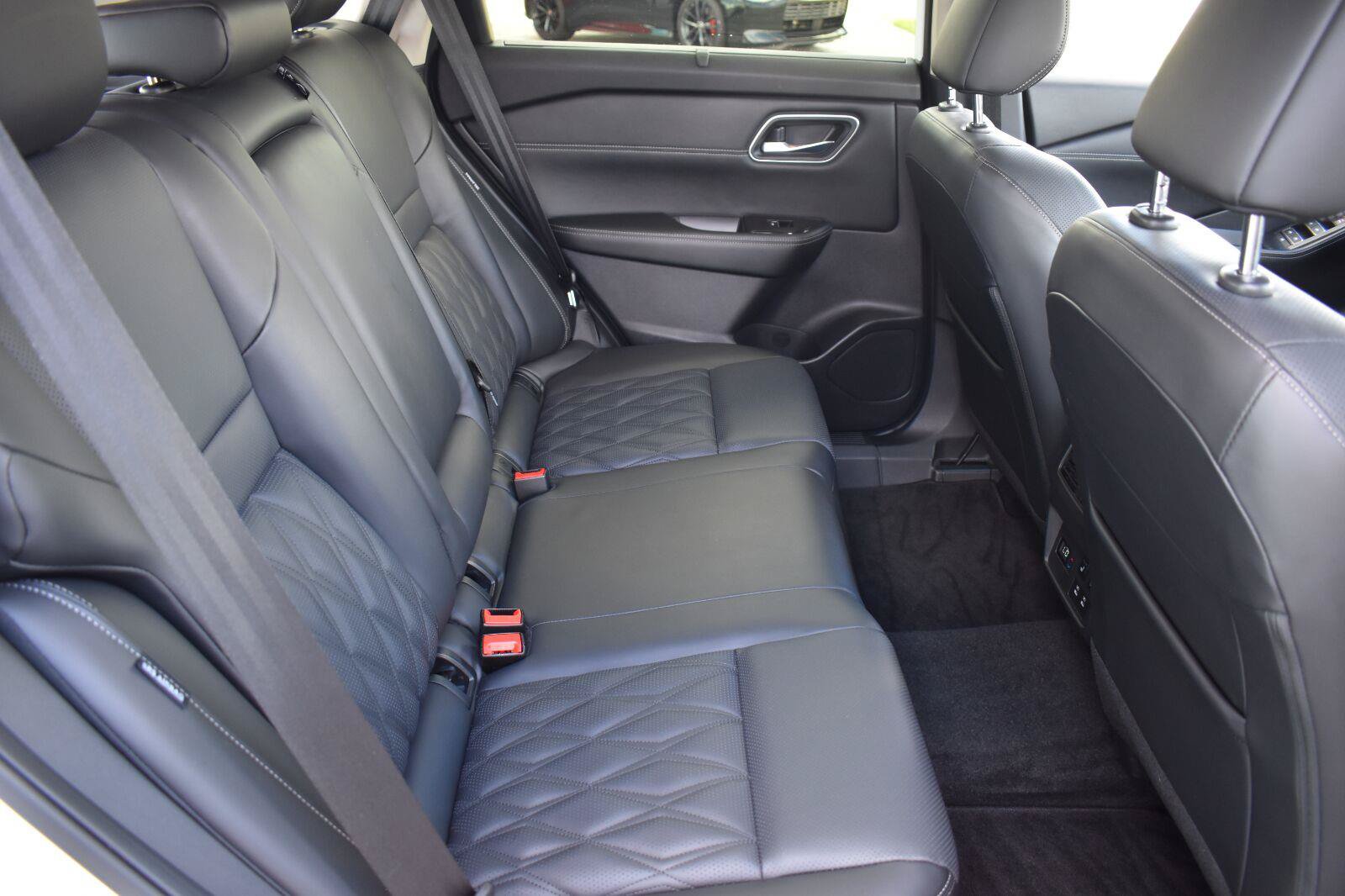 Used 2025 Nissan Rogue Platinum w/ Platinum Premium Package FWD image 63