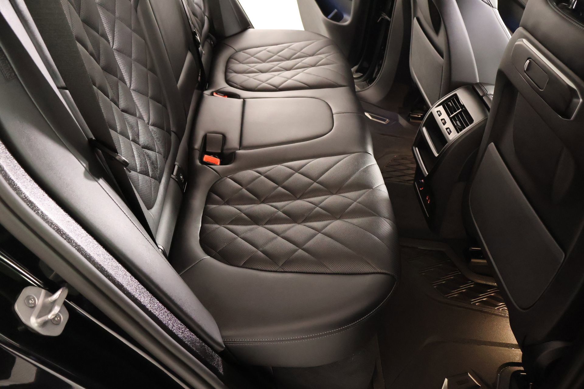 Used 2025 BMW X5 xDrive40i w/ Premium Package image 15