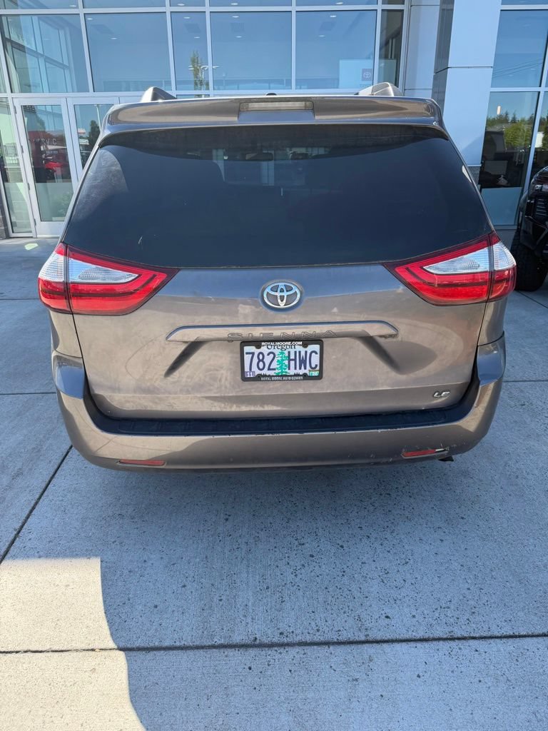 Used 2015 Toyota Sienna LE FWD image 6