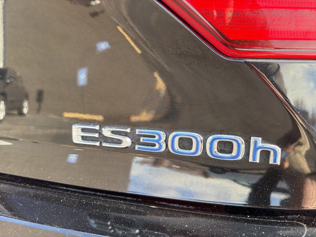 Used 2013 Lexus ES 300h w/ Luxury Pkg image 9