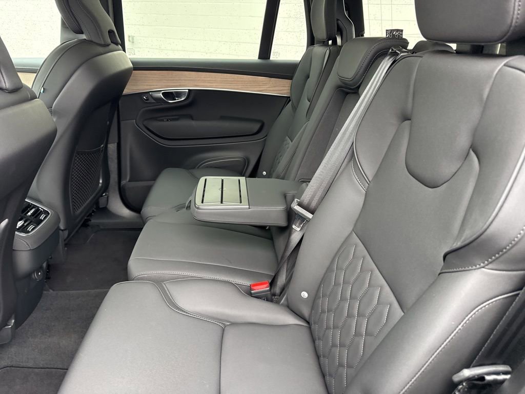 Used 2025 Volvo XC90 B6 Core w/ Climate Package image 17