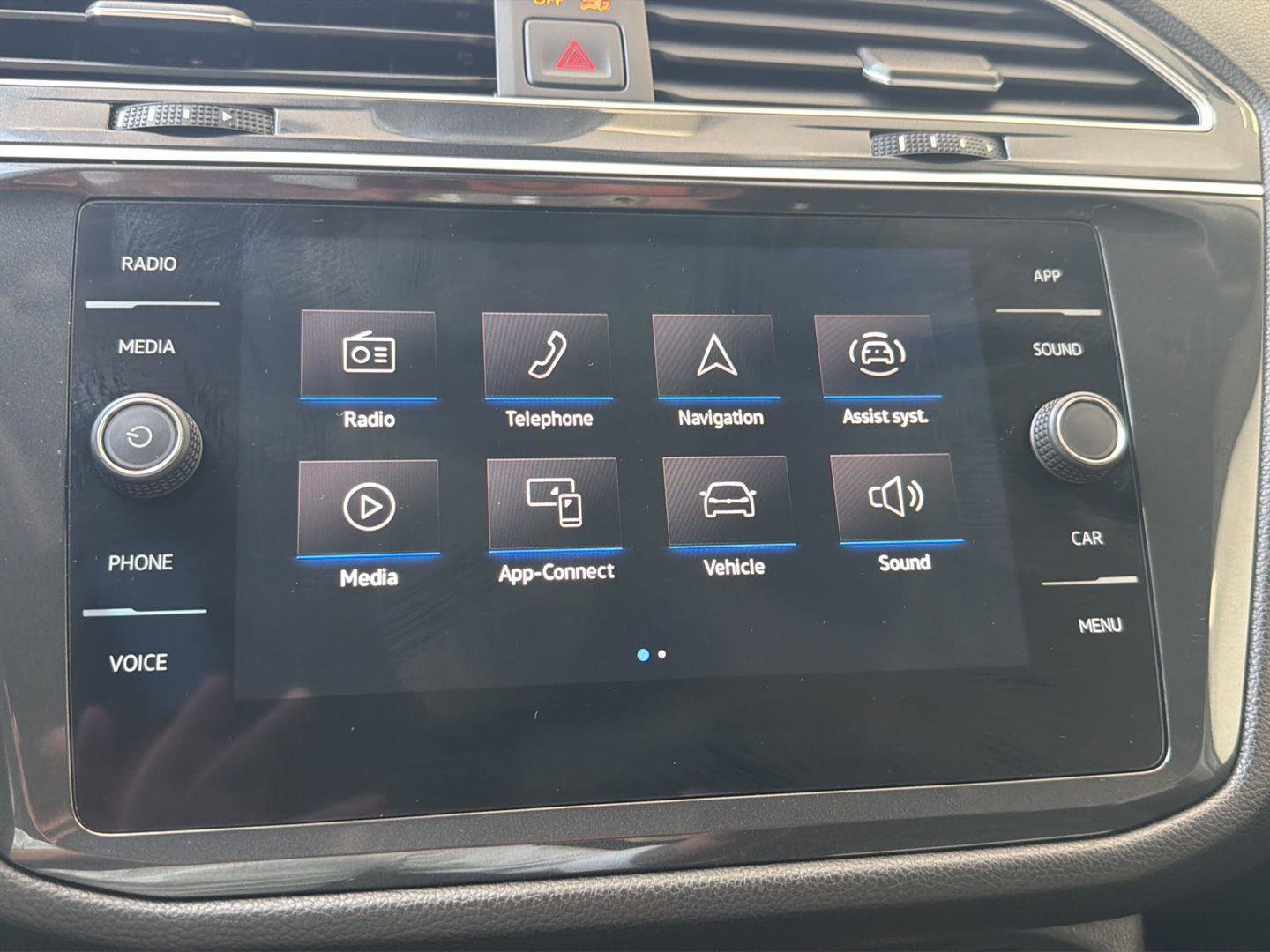 Certified 2024 Volkswagen Tiguan SE w/ Panoramic Sunroof Package AWD/4WD image 20