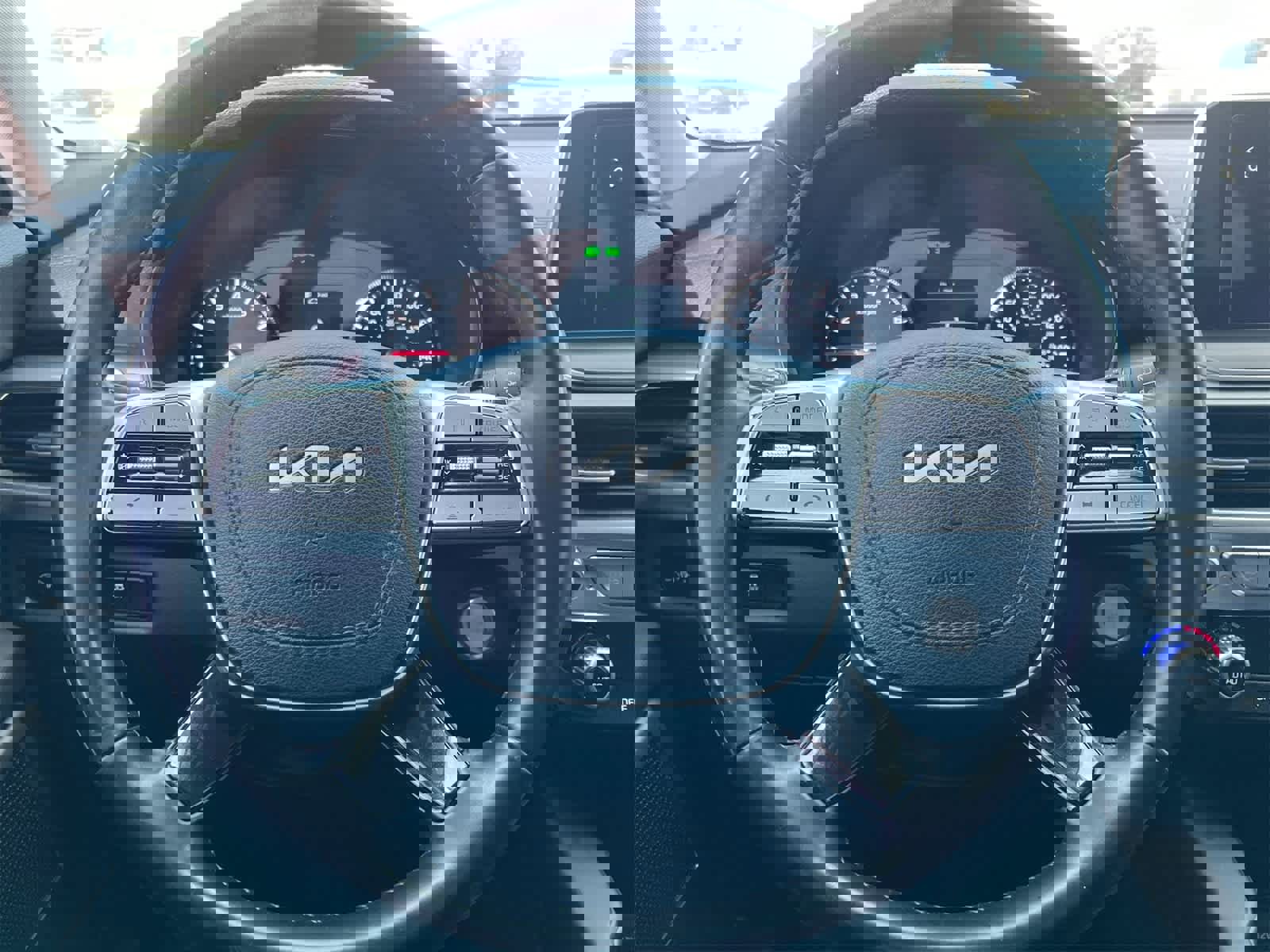 Used 2022 Kia Telluride LX image 22