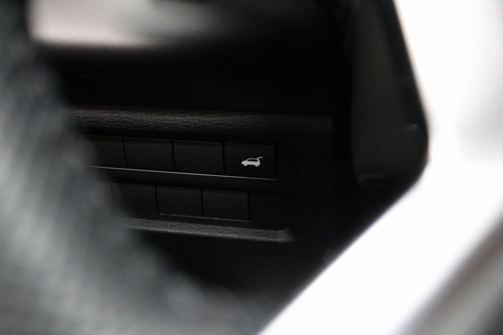 Used 2023 Mitsubishi Outlander SE image 28