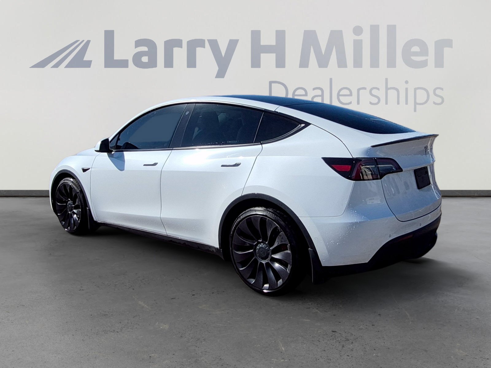 Used 2022 Tesla Model Y Performance AWD/4WD image 3