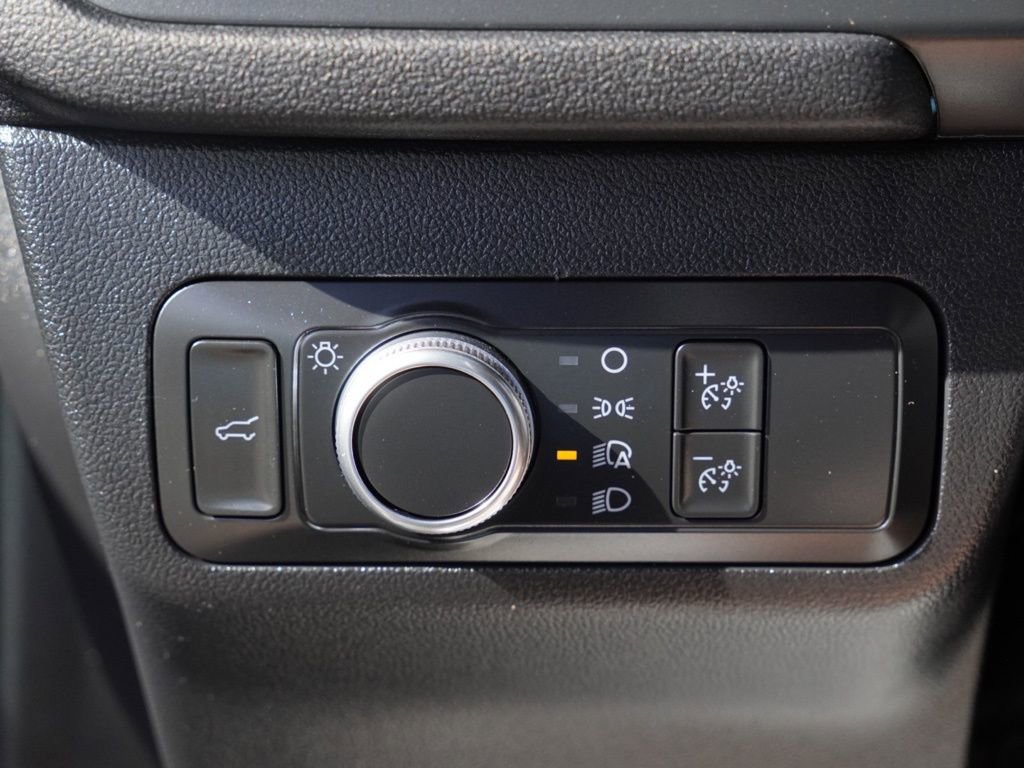 Used 2022 Ford Escape SE w/ SE Sport Appearance Package image 9