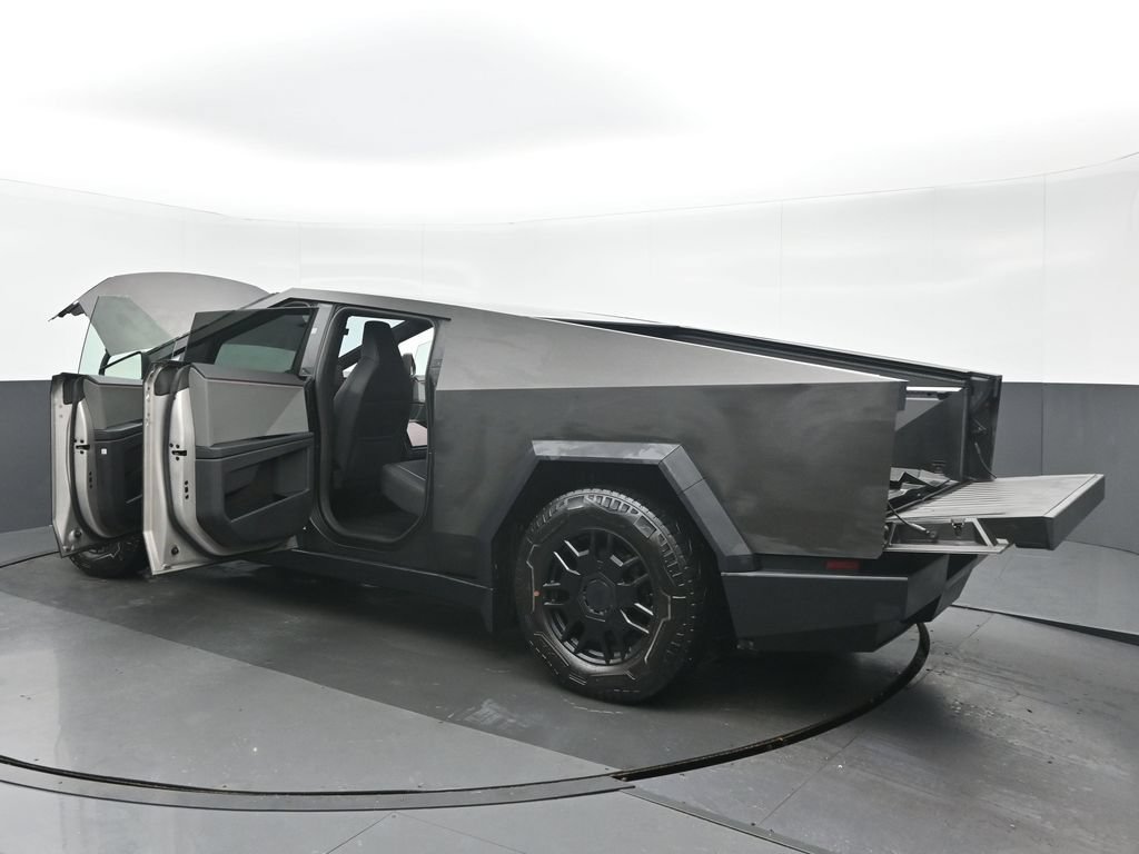 Used 2024 Tesla Cybertruck AWD Crew Cab image 41