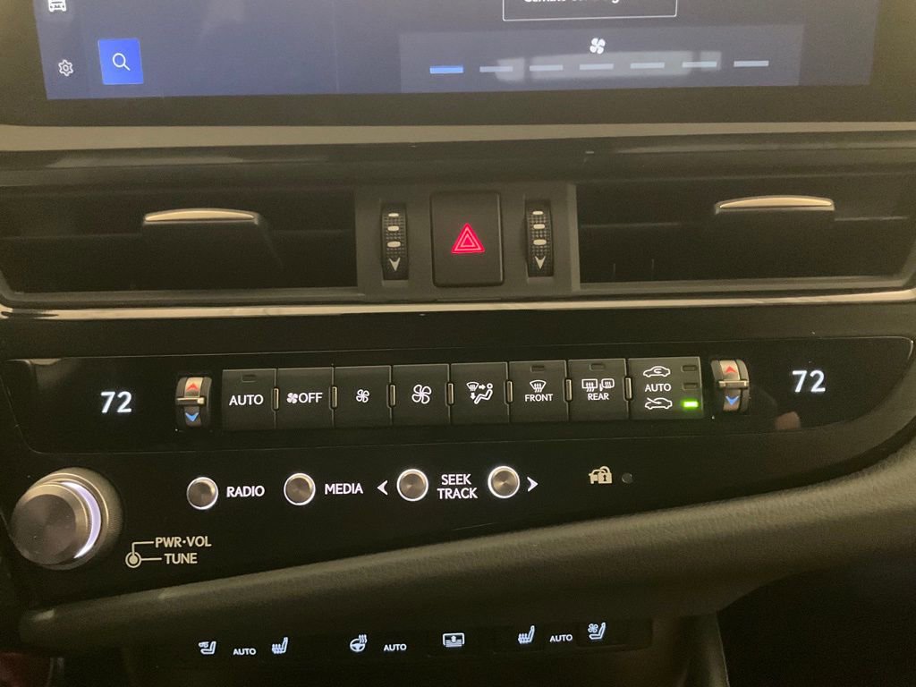 Used 2025 Lexus ES 350 Luxury w/ Accessory Package (Z1) image 26