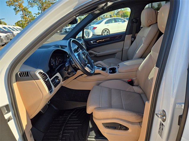 Used 2023 Porsche Cayenne image 25