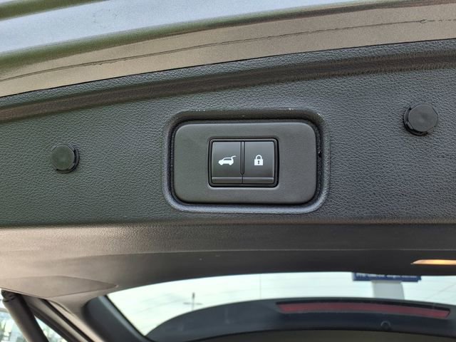 Used 2025 Nissan Pathfinder SL image 14