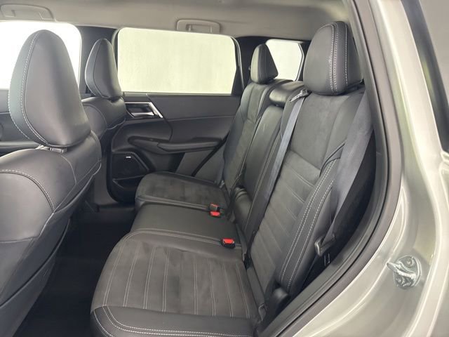 Used 2025 Mitsubishi Outlander SE AWD/4WD image 29