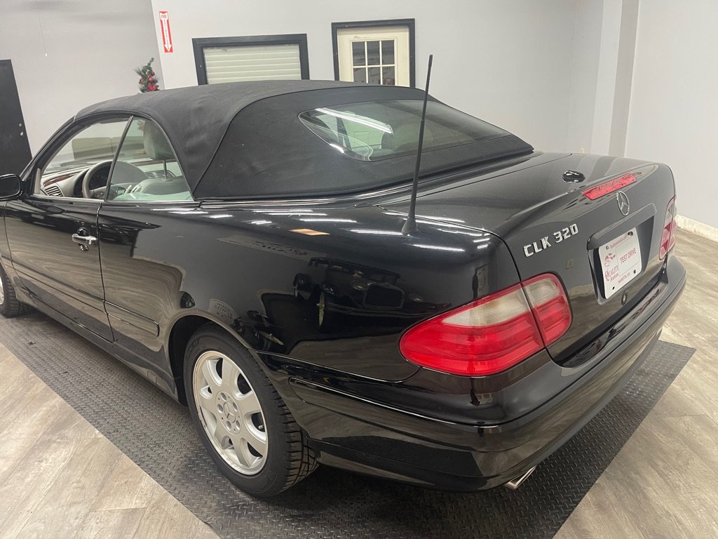 Used 2002 Mercedes-Benz CLK 320 Cabriolet image 17