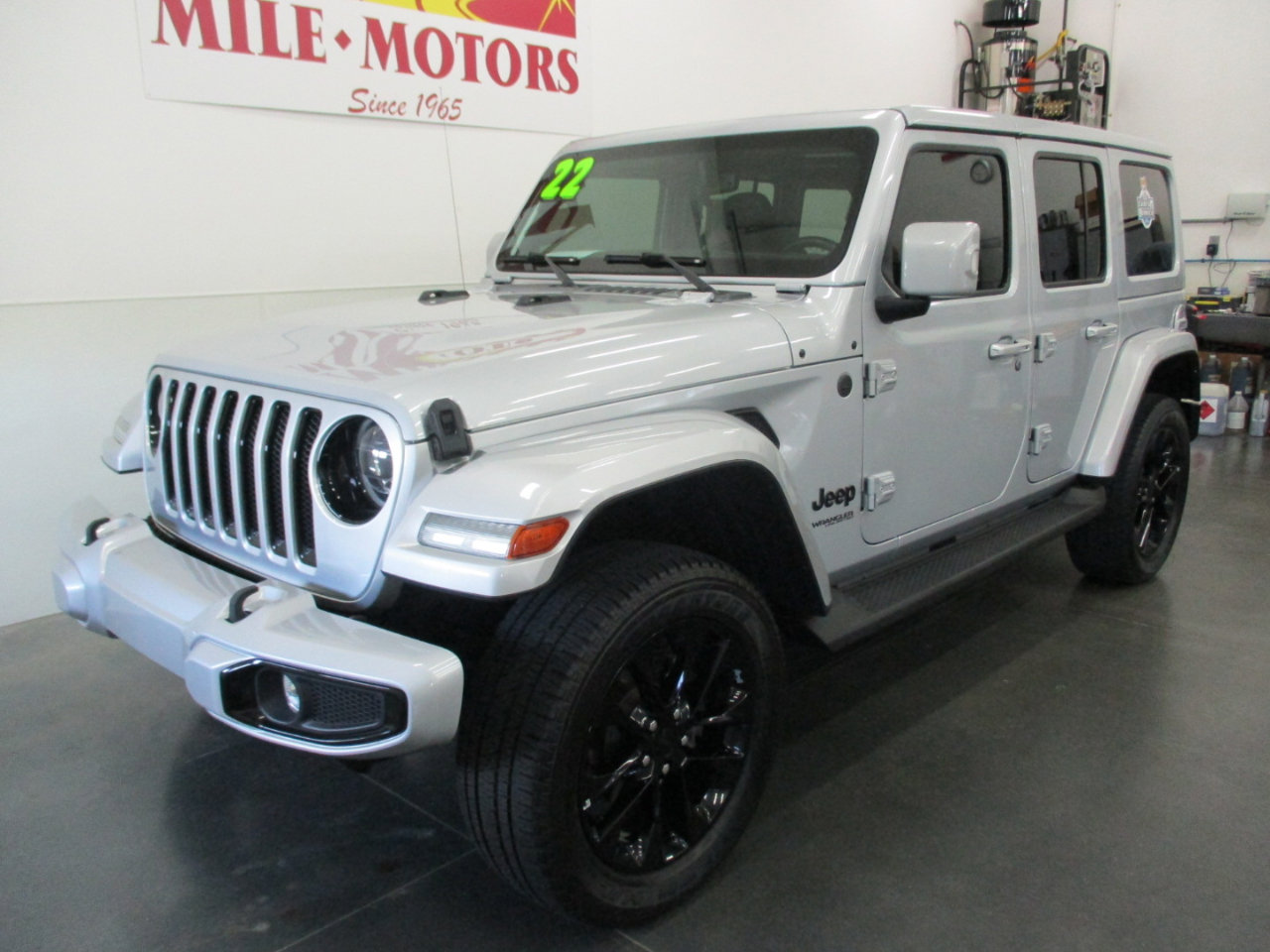 Used 2022 Jeep Wrangler Unlimited Sahara image 3