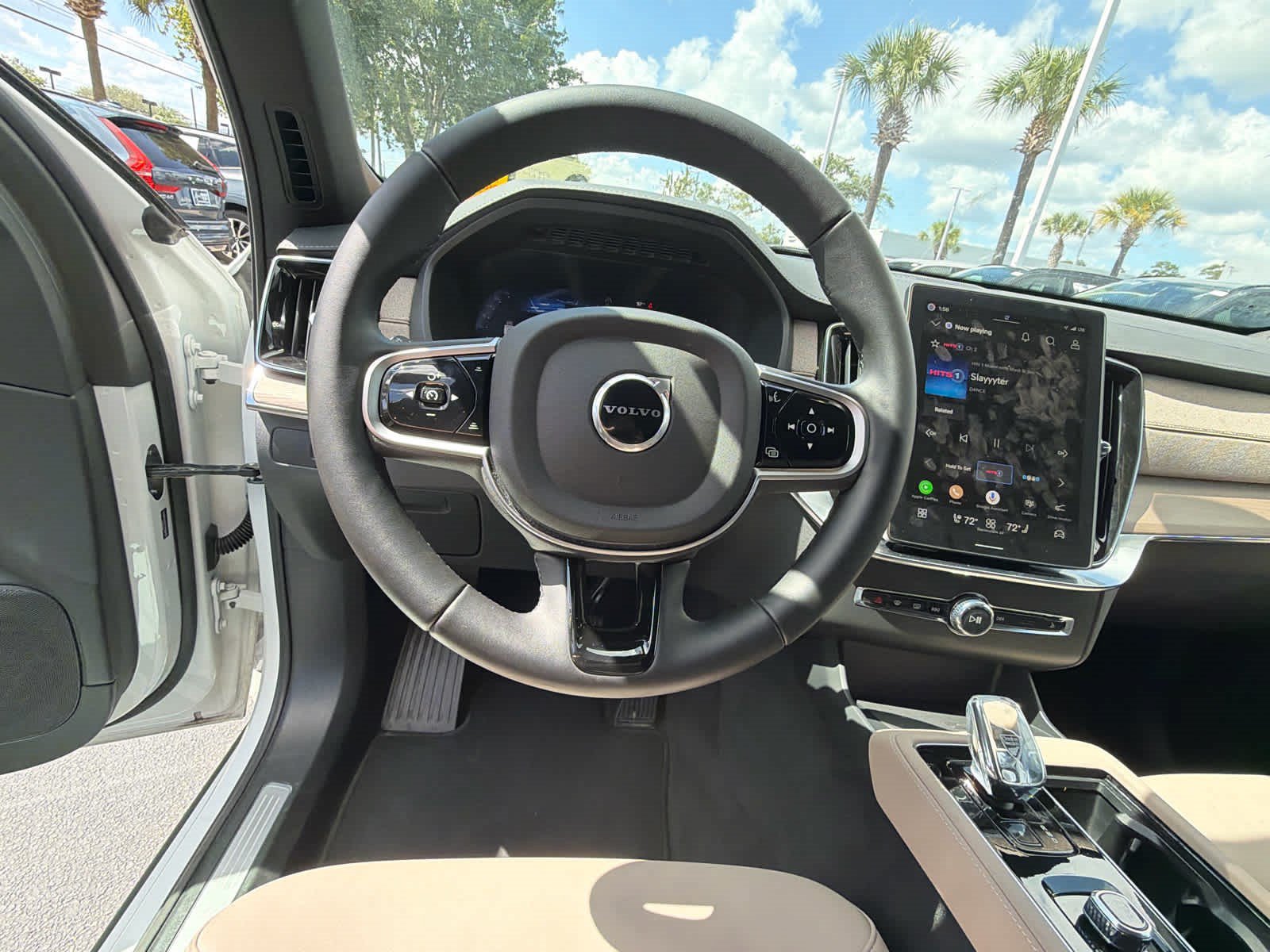 Certified 2026 Volvo XC90 B6 Plus AWD/4WD image 27