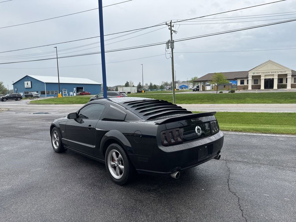 Used 2006 Ford Mustang GT RWD image 3