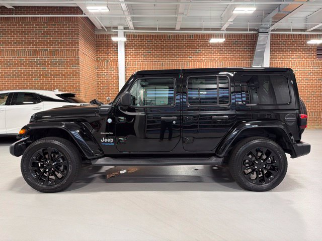 Used 2022 Jeep Wrangler Unlimited Sahara w/ Cold Weather Group AWD/4WD image 4