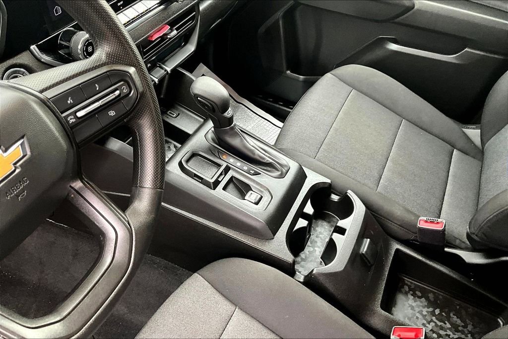 Used 2023 Chevrolet Colorado W/T image 11