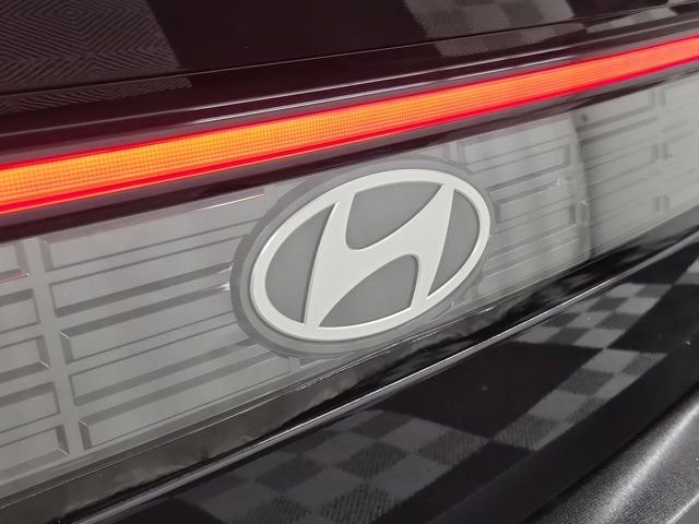 Used 2025 Hyundai Sonata Limited image 11