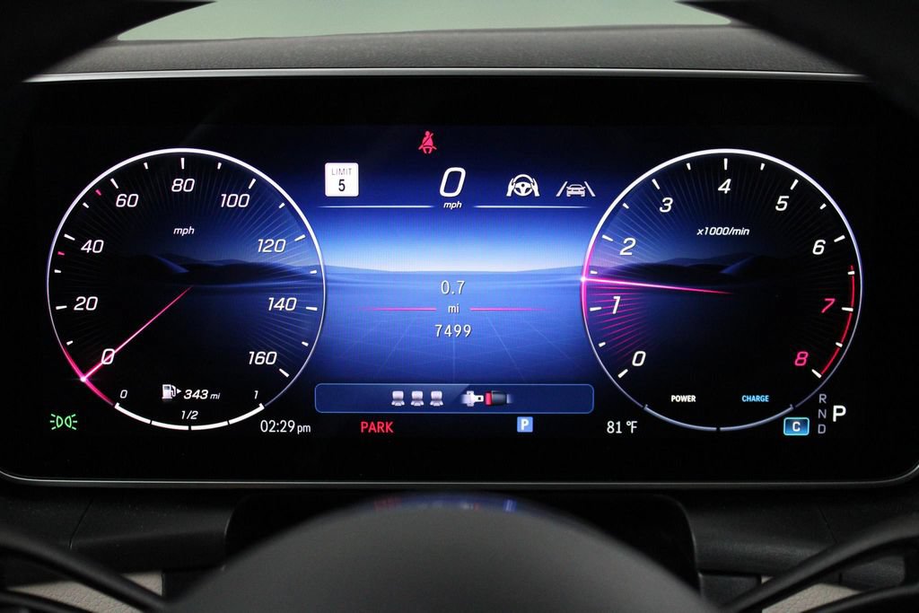 Used 2025 Mercedes-Benz GLC 300 image 33