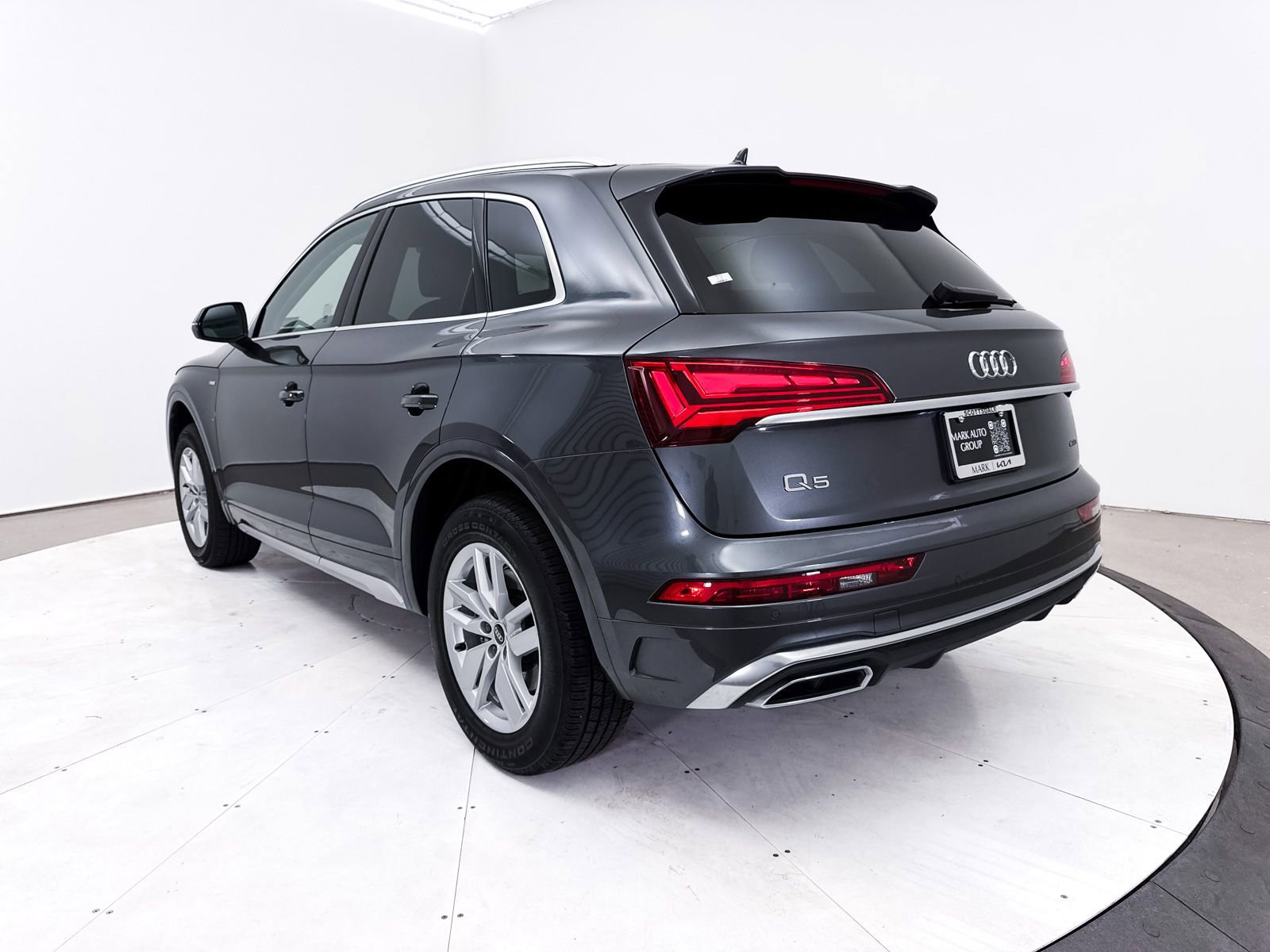 Used 2023 Audi Q5 2.0T Premium w/ Convenience Package AWD/4WD image 17