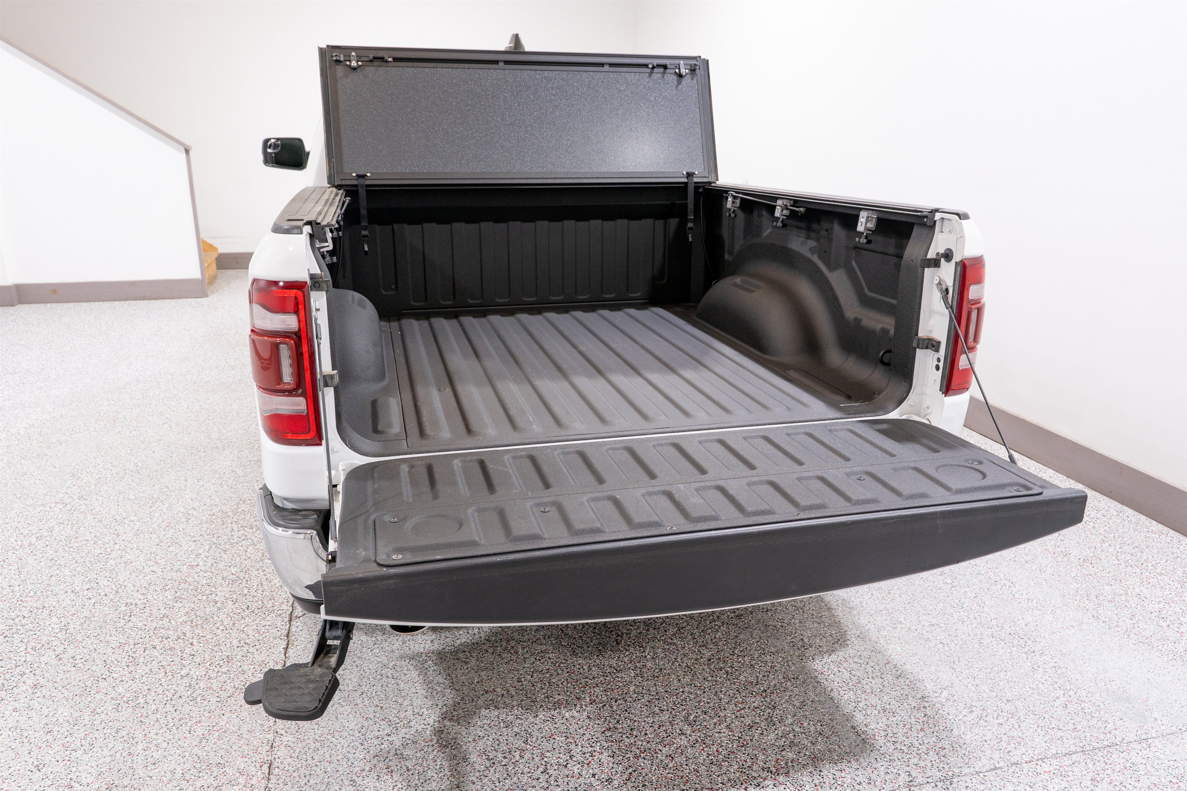 Used 2024 RAM 1500 Limited AWD/4WD image 12