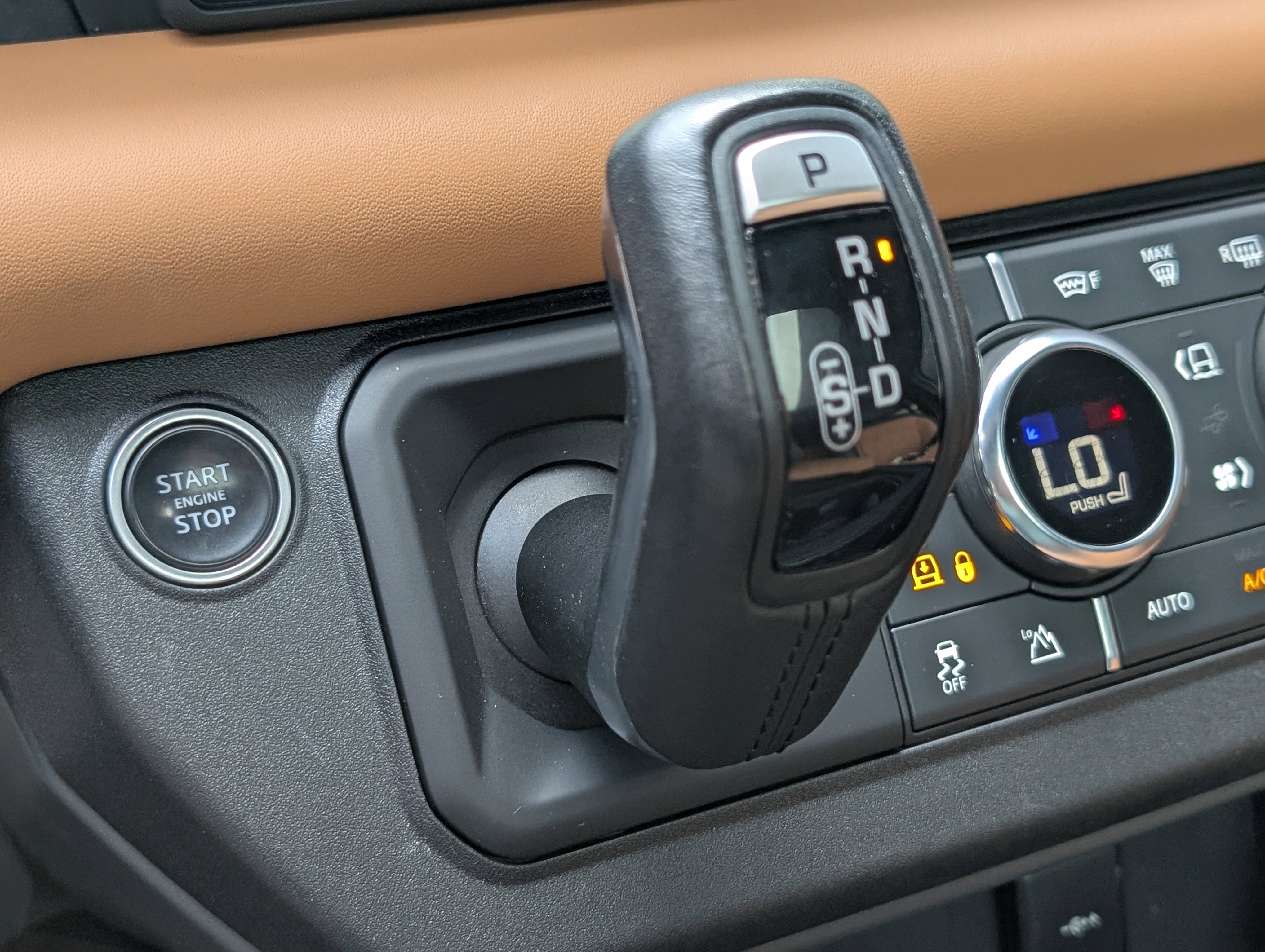 Used 2020 Land Rover Defender 110 X image 32