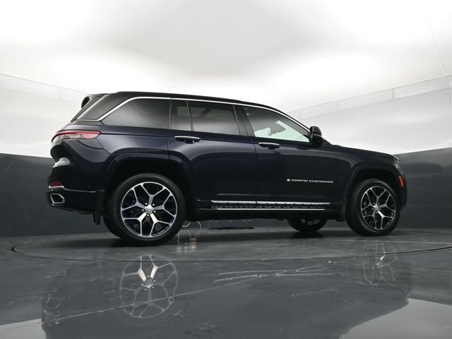 Used 2024 Jeep Grand Cherokee Summit AWD/4WD image 24