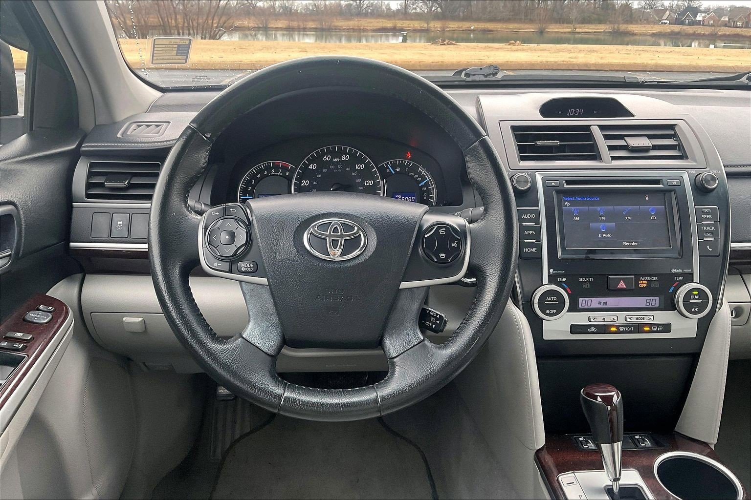 Used 2014 Toyota Camry XLE w/ Leather Package image 5