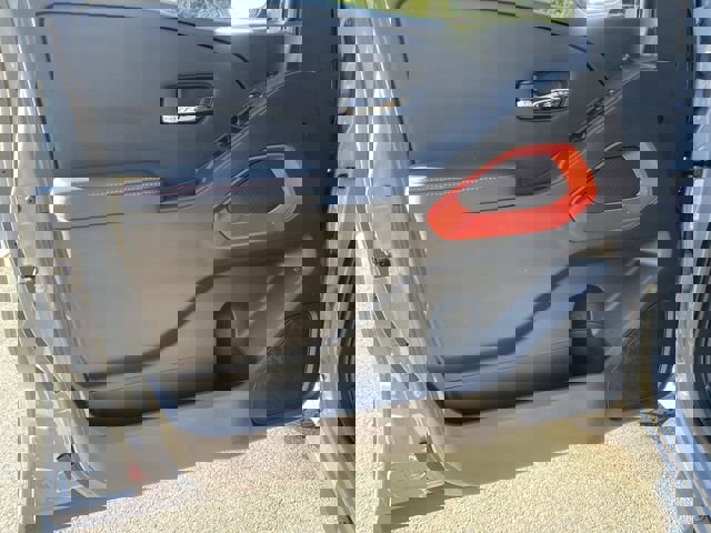 Used 2023 Nissan Frontier PRO-4X w/ Technology Package image 15