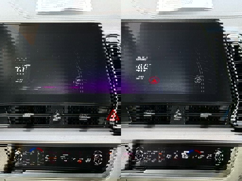 Used 2025 Kia Sportage EX w/ Premium Package image 24