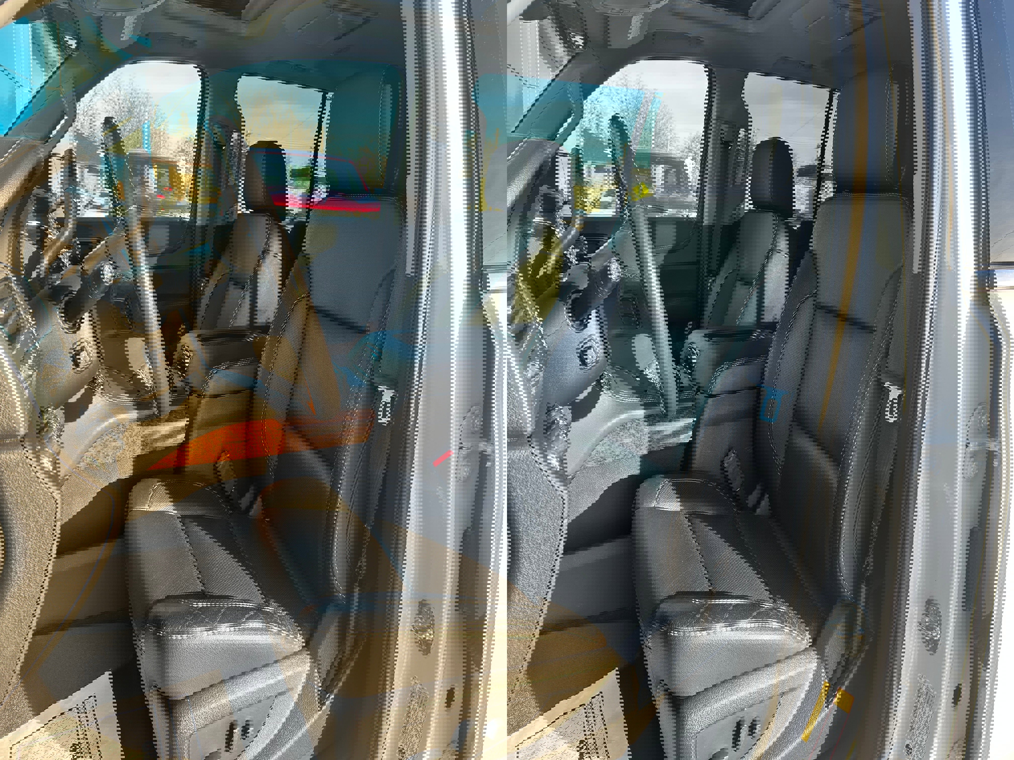 Used 2020 Chevrolet Suburban Premier image 17