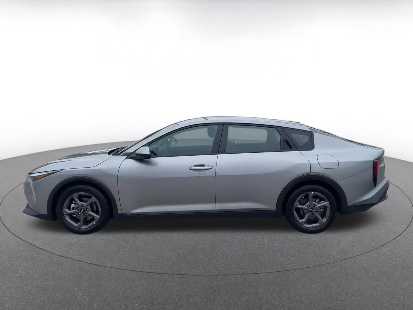 Used 2025 Kia K4 LXS image 8