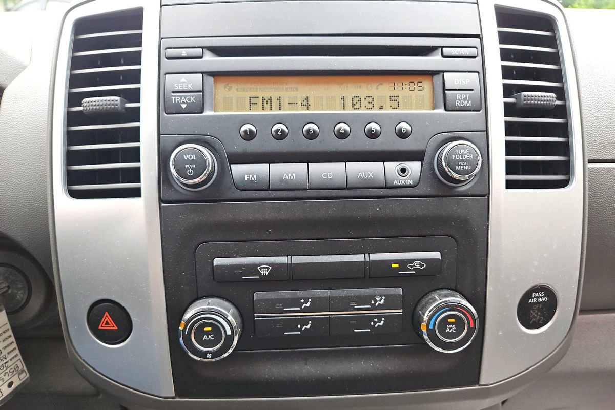 Used 2016 Nissan Frontier S image 12