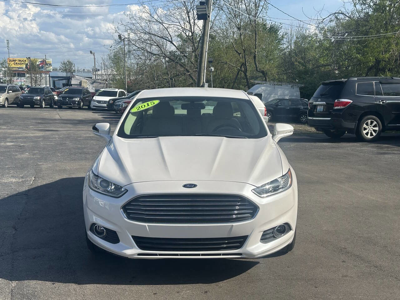Used 2015 Ford Fusion SE w/ Equipment Group 202A image 4