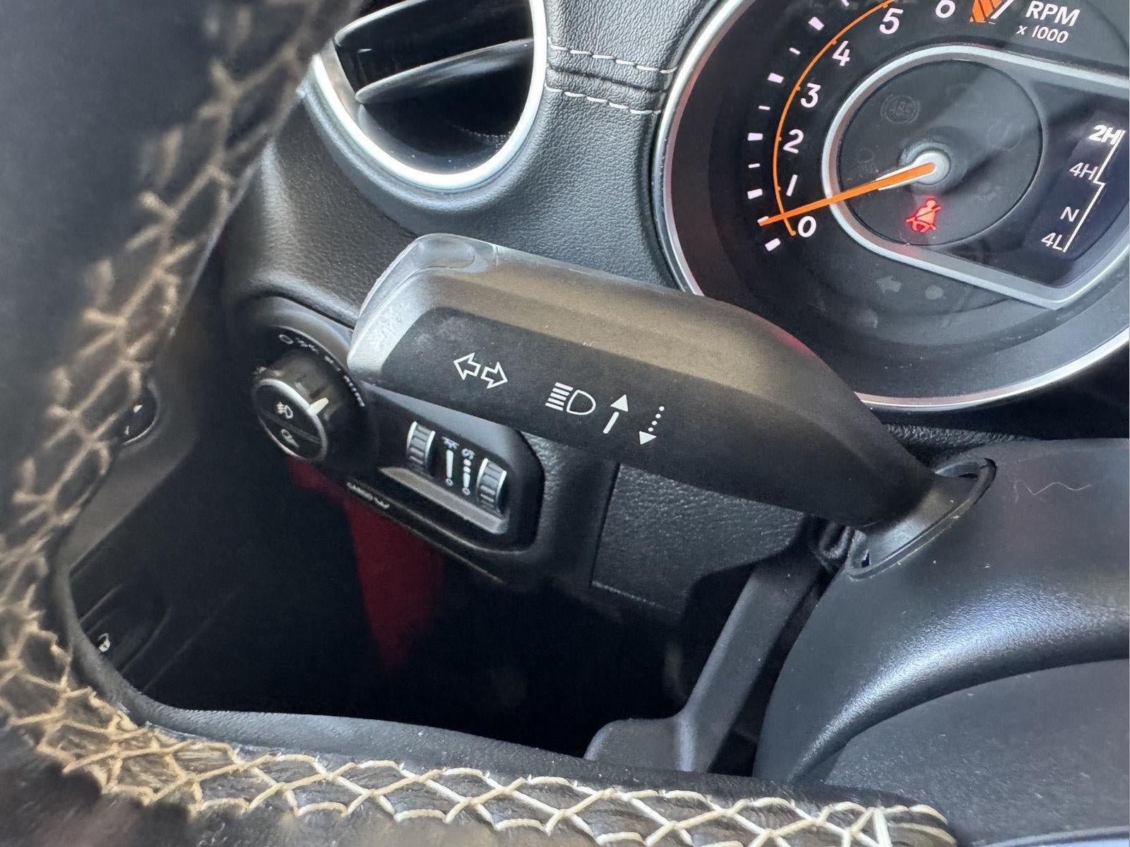 Used 2020 Jeep Gladiator Overland AWD/4WD image 14