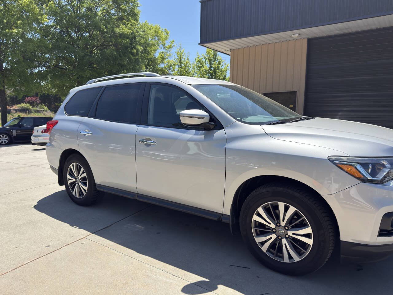 Used 2017 Nissan Pathfinder S AWD/4WD image 6