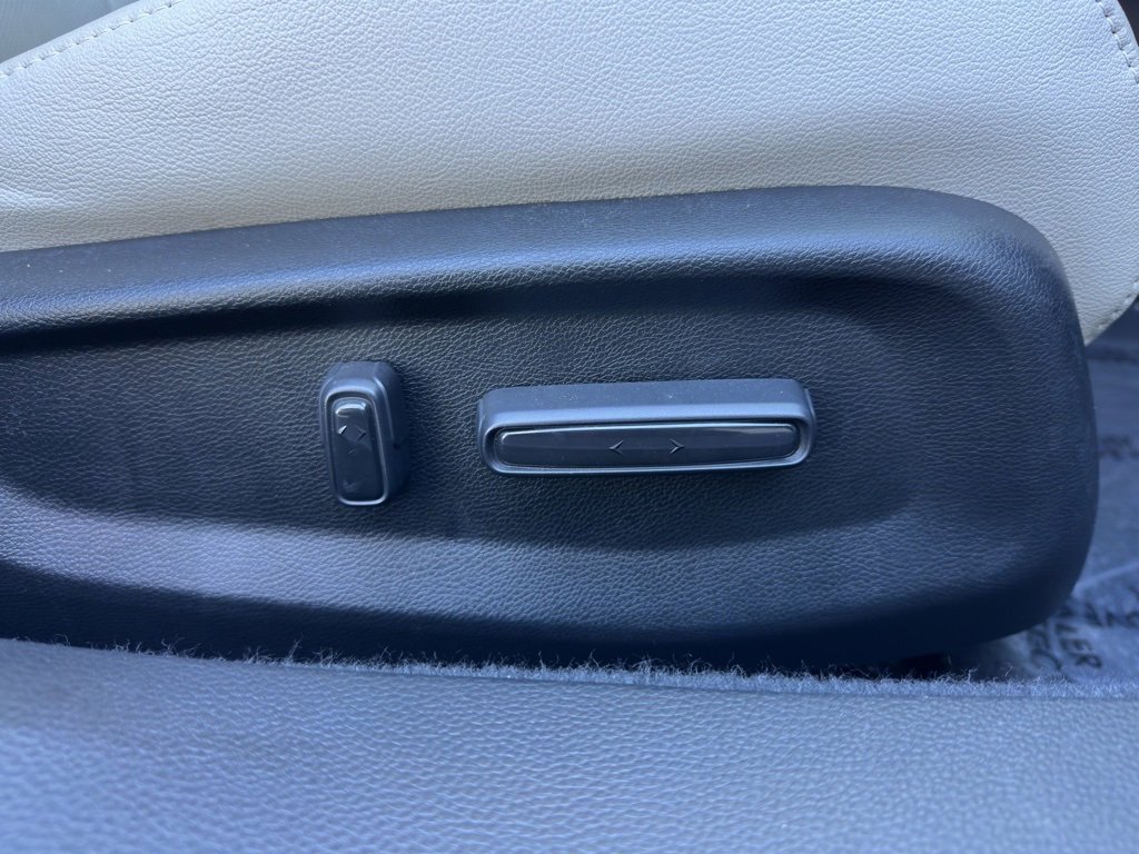 Used 2021 Honda Accord Touring image 17