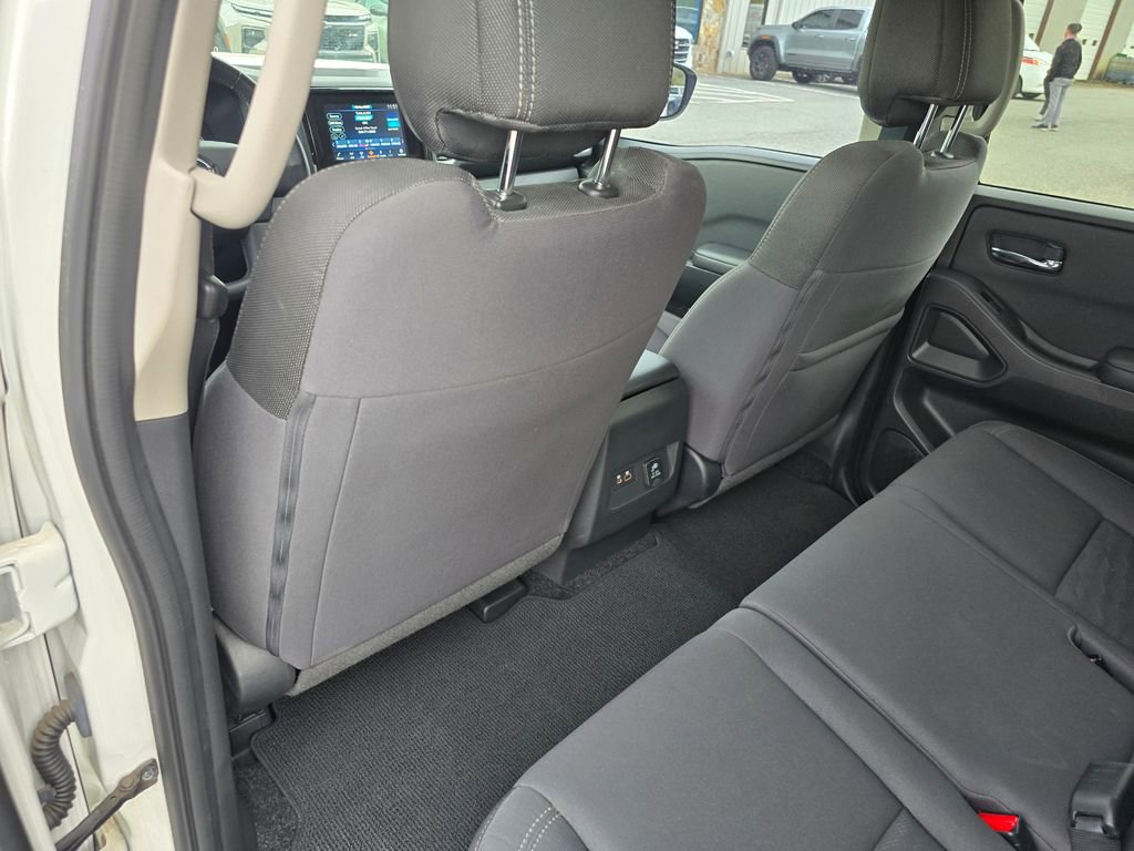 Used 2024 Nissan Frontier SV AWD/4WD image 24