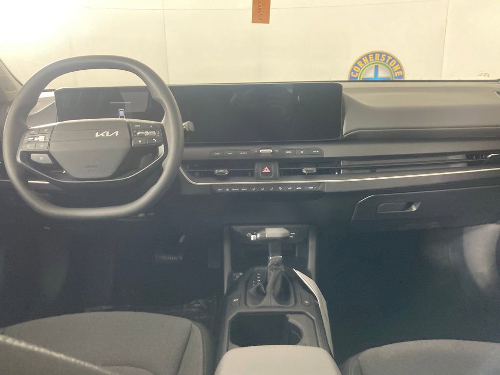 New 2025 Kia K4 LXS image 7