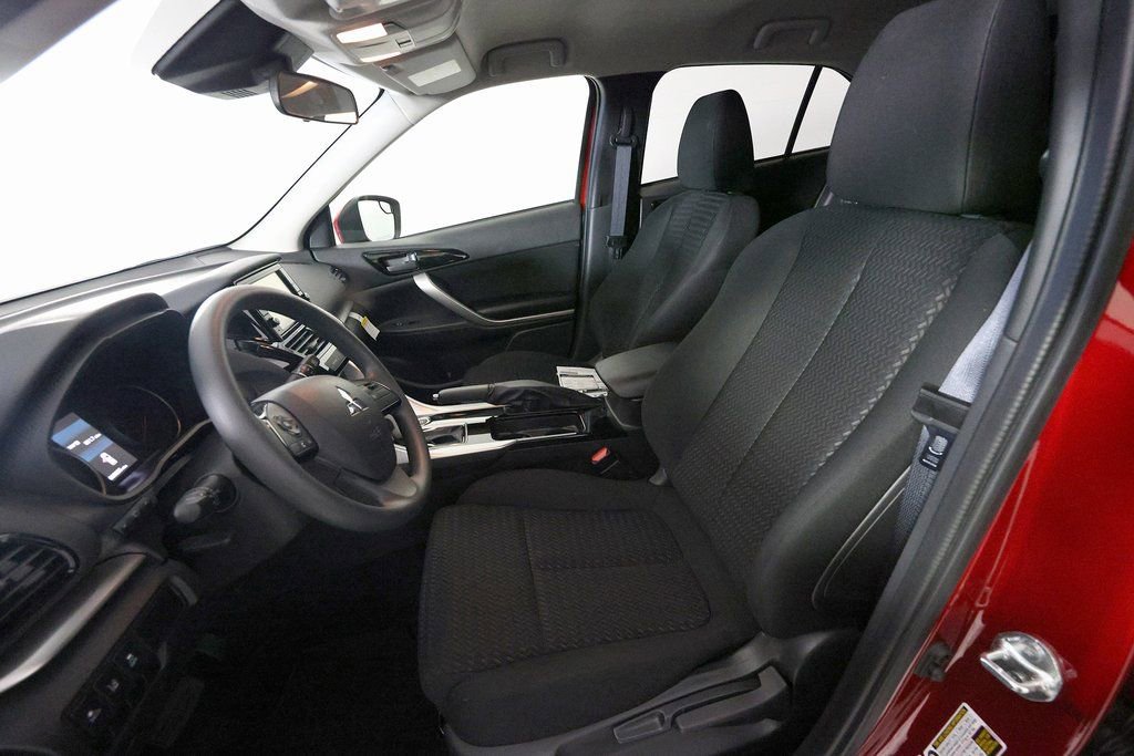 Used 2025 Mitsubishi Eclipse Cross ES image 15