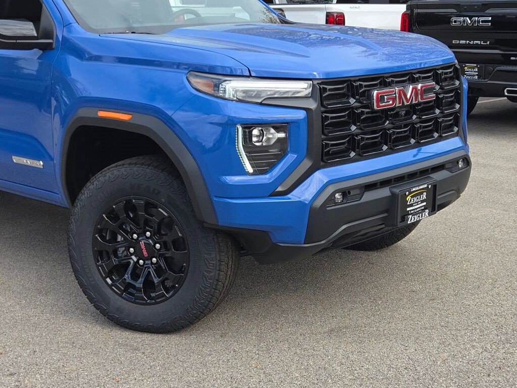New 2026 GMC Canyon Elevation w/ Convenience Package image 2