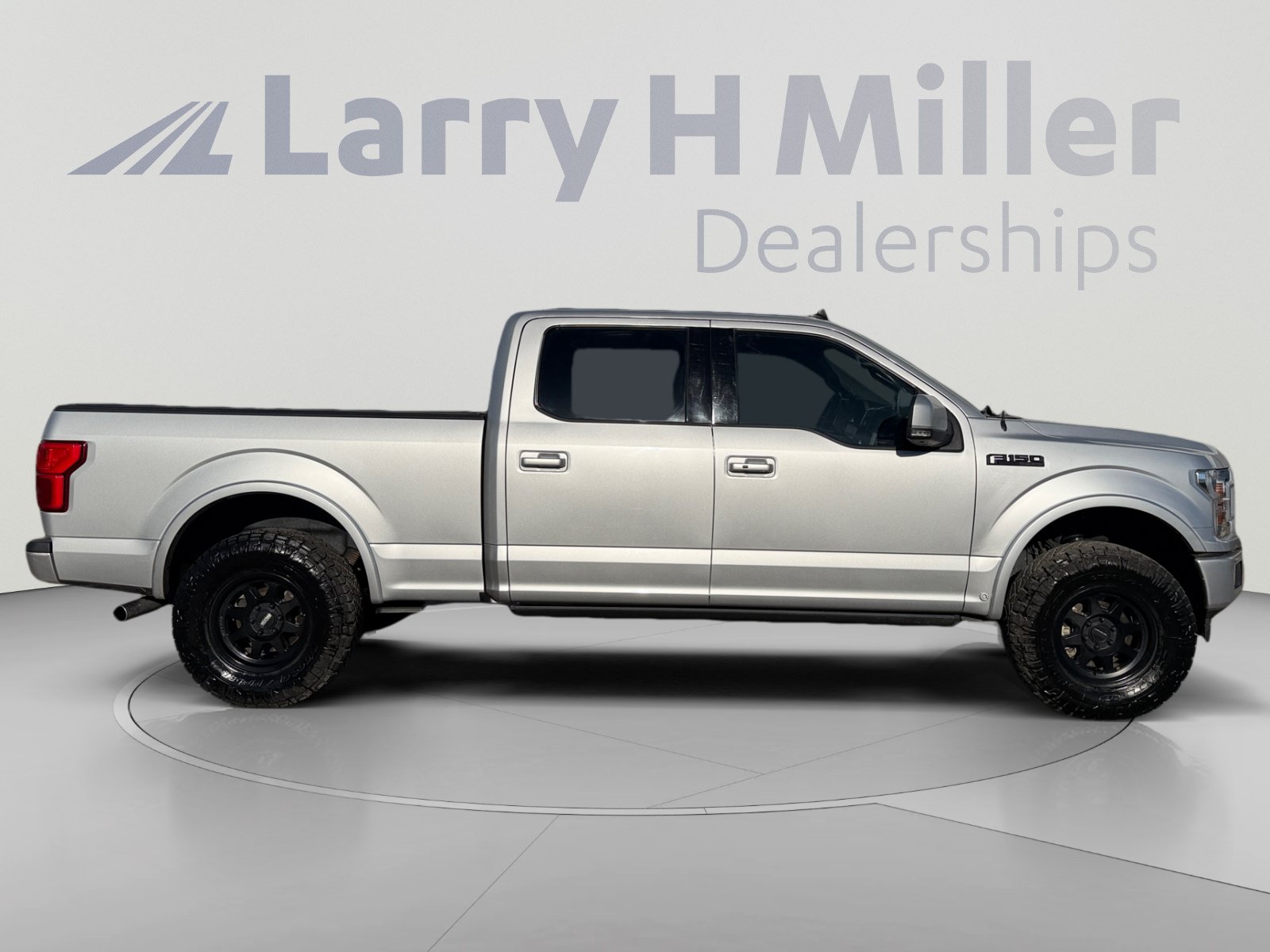 Used 2019 Ford F150 Lariat w/ Equipment Group 502A Luxury AWD/4WD image 6