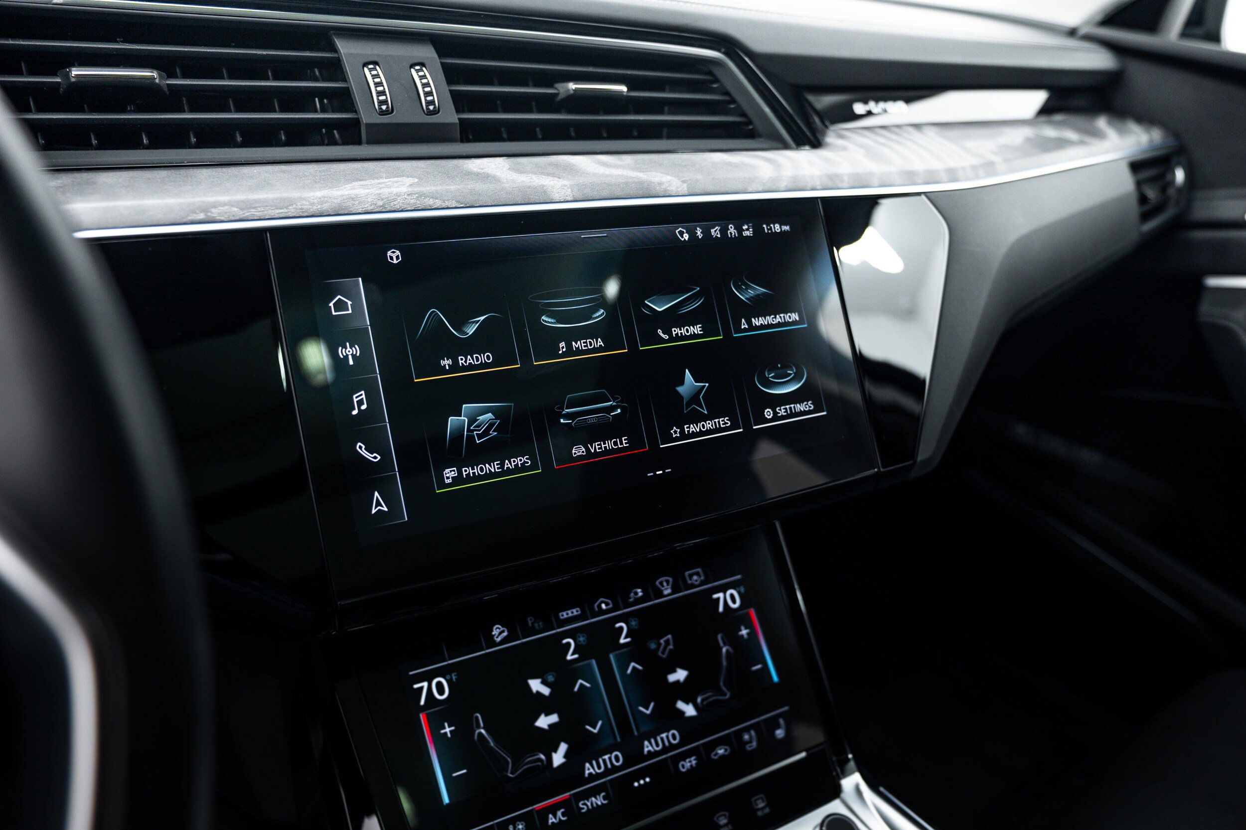 Certified 2024 Audi Q8 e-tron Prestige image 19