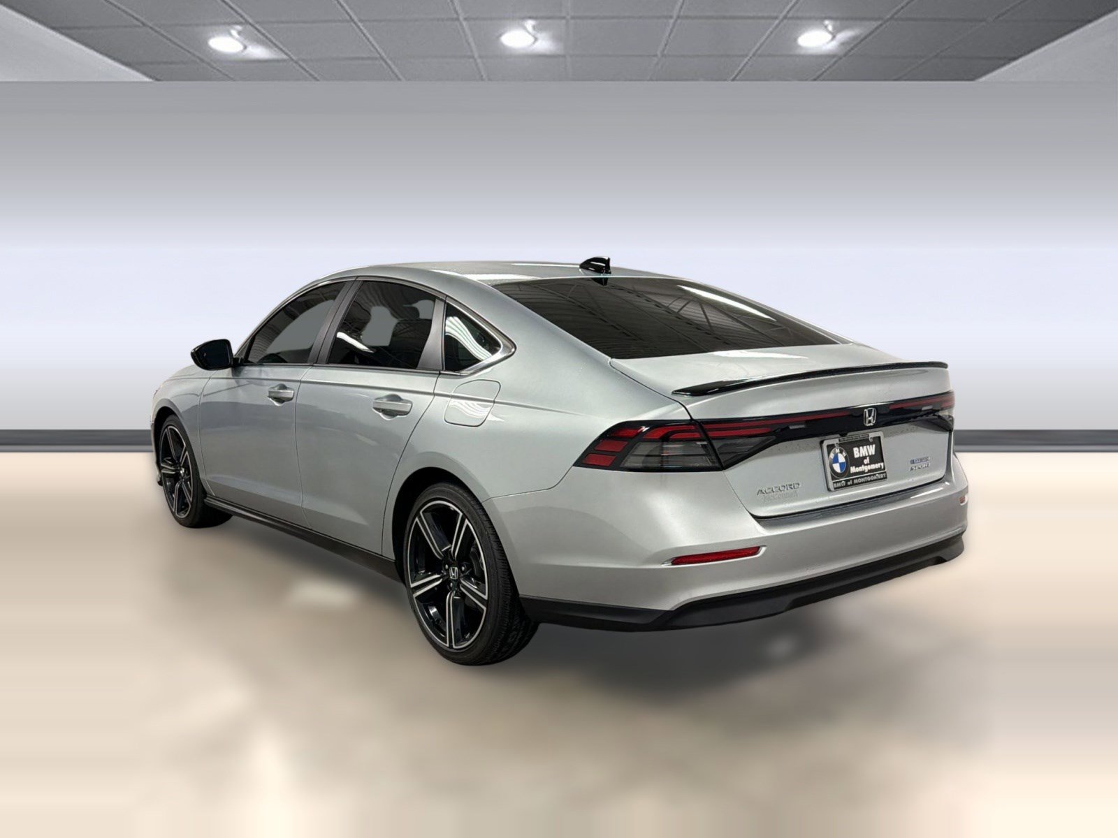 Used 2025 Honda Accord Sport image 3