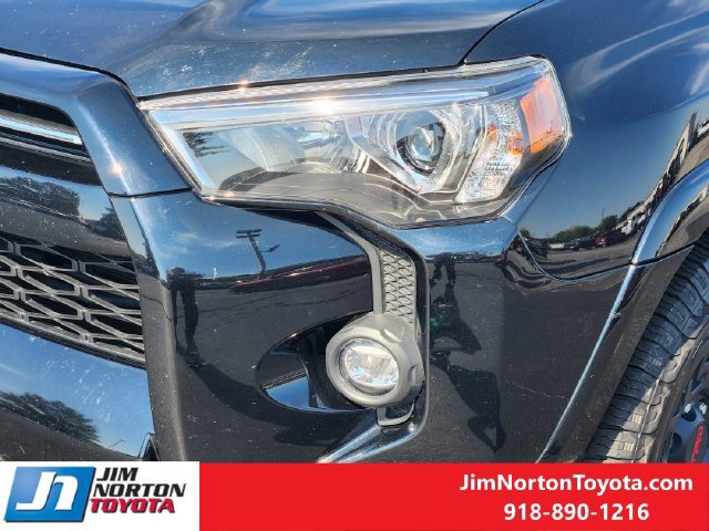 Used 2023 Toyota 4Runner SR5 AWD/4WD image 10