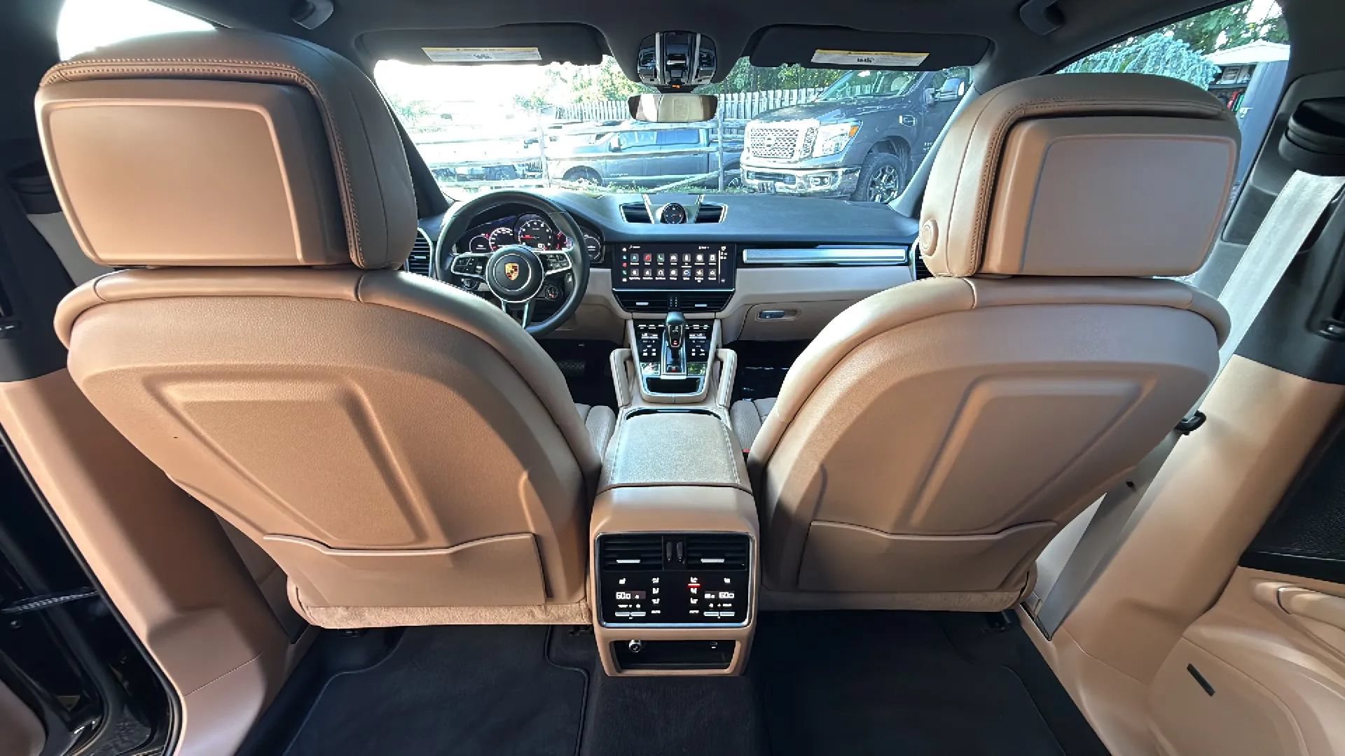 Used 2023 Porsche Cayenne Platinum Edition AWD/4WD image 36