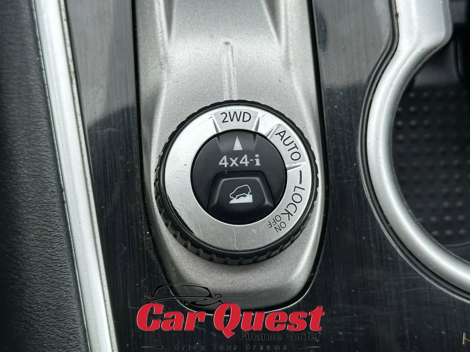 Used 2020 Nissan Pathfinder SV image 25