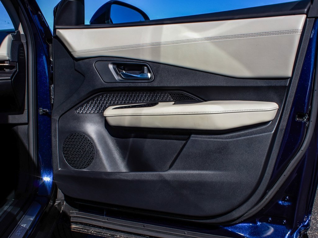 Used 2023 Nissan Ariya AWD image 13