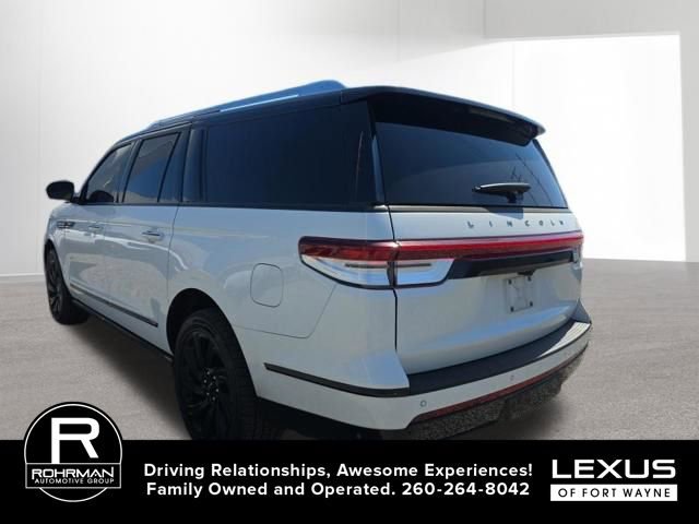 Used 2022 Lincoln Navigator L Reserve AWD/4WD image 3